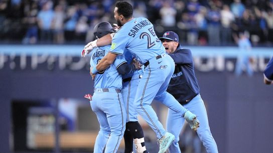 Red Sox recap: Boston blow’s six-run lead, lose to Blue Jays on walk-off hit in extra innings taken at BSJ Headquarters (Red Sox)